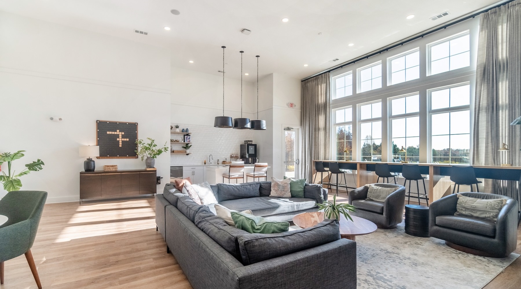 Beautiful clubroom with lounge seating and ample lighting